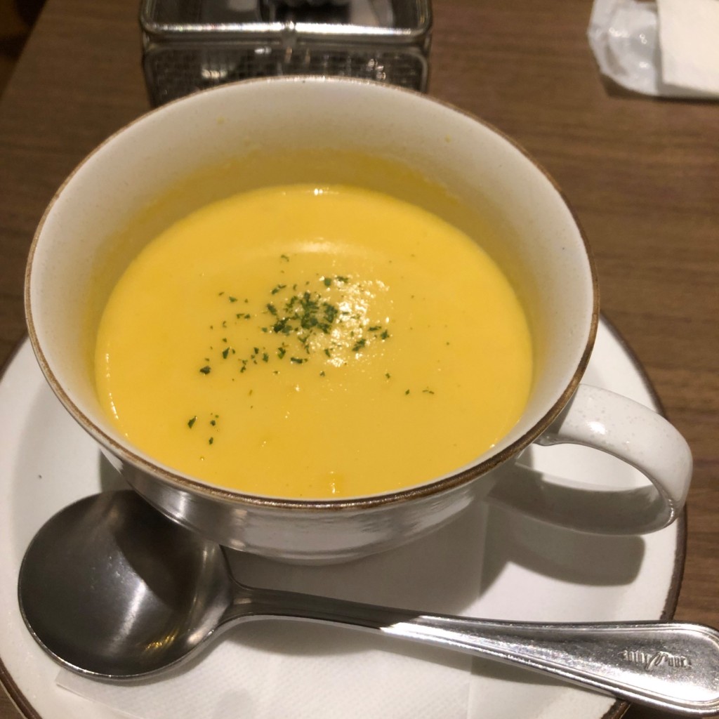 ユーザーが投稿した580スープサラダセットの写真 - 実際訪問したユーザーが直接撮影して投稿した南幸洋食バケット 横浜ジョイナス店の写真