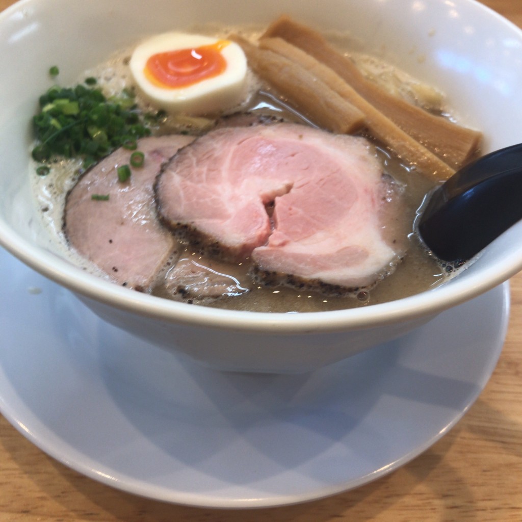 ユーザーが投稿したこくうま塩ラーメンの写真 - 実際訪問したユーザーが直接撮影して投稿した垣鼻町ラーメン / つけ麺おいらのらーめん ピノキオの写真