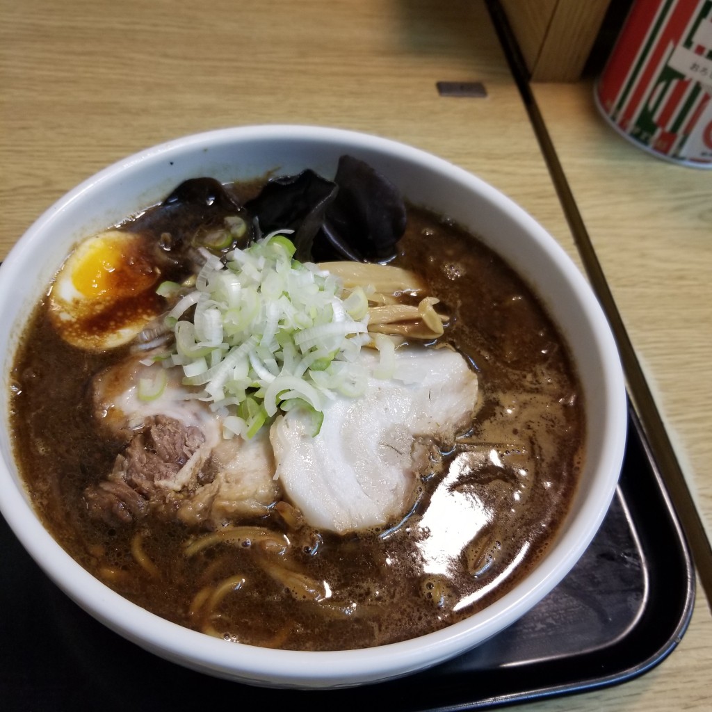 ユーザーが投稿したブラックラーメンの写真 - 実際訪問したユーザーが直接撮影して投稿した南五条西ラーメン専門店いそのかづおの写真