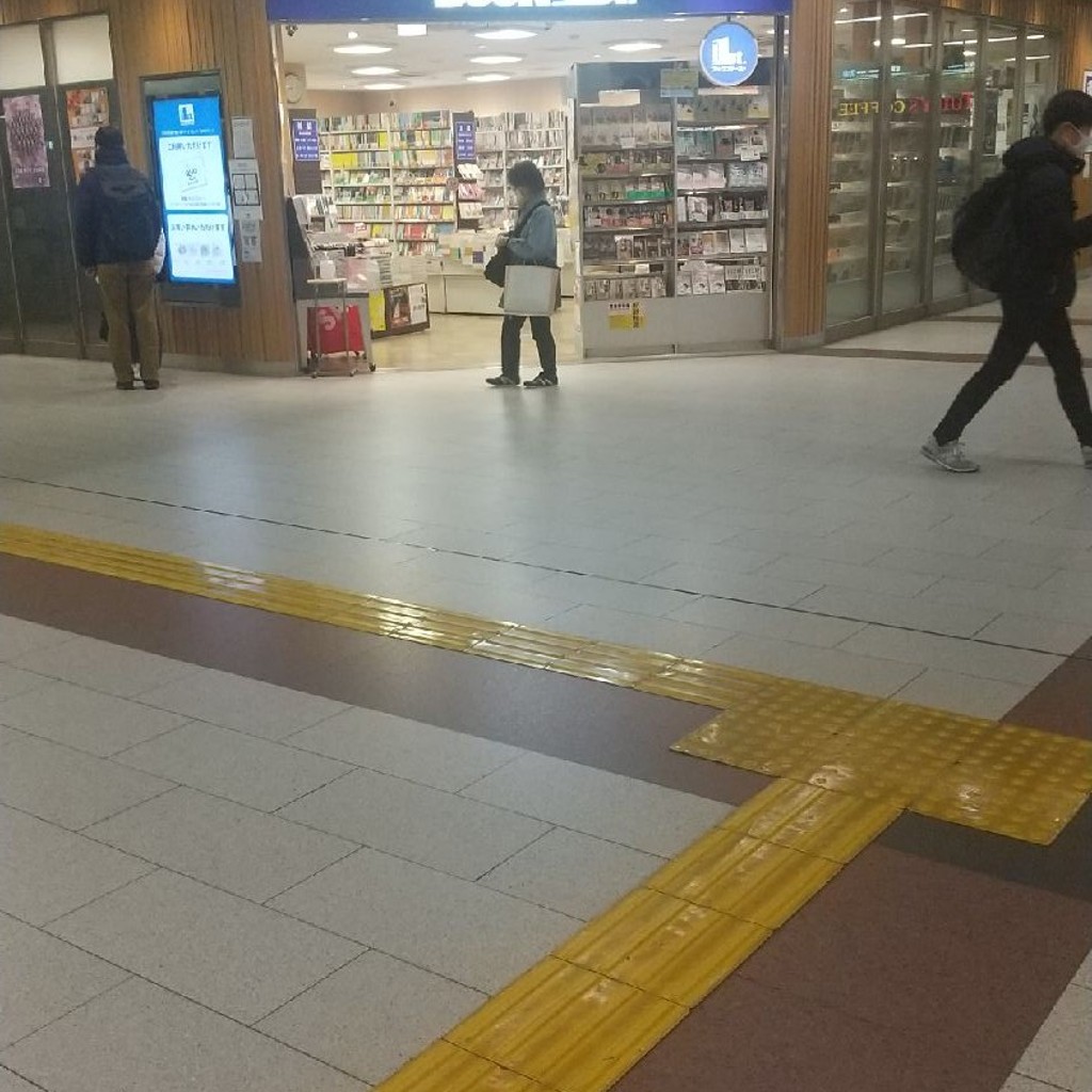 実際訪問したユーザーが直接撮影して投稿した阪急正雀書店 / 古本屋ブックファースト 西宮店の写真