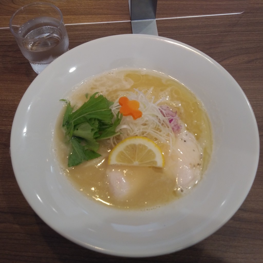 ユーザーが投稿した鶏白湯(白)の写真 - 実際訪問したユーザーが直接撮影して投稿した朝気ラーメン専門店麺やコリキの写真