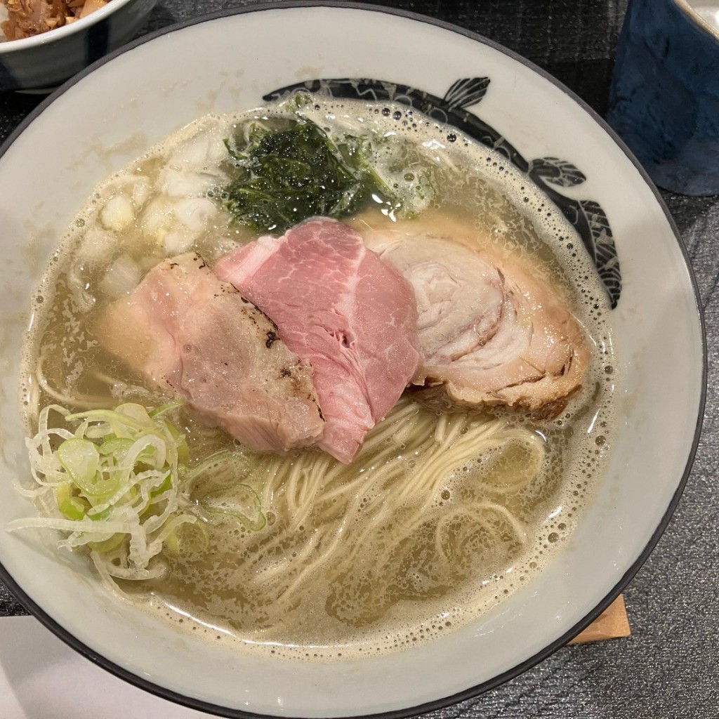 寄り道最高さんが投稿した船場中央ラーメン / つけ麺のお店らーめん 久遠/ラーメン クオンの写真