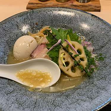 実際訪問したユーザーが直接撮影して投稿した緑ラーメン / つけ麺与しおかの写真