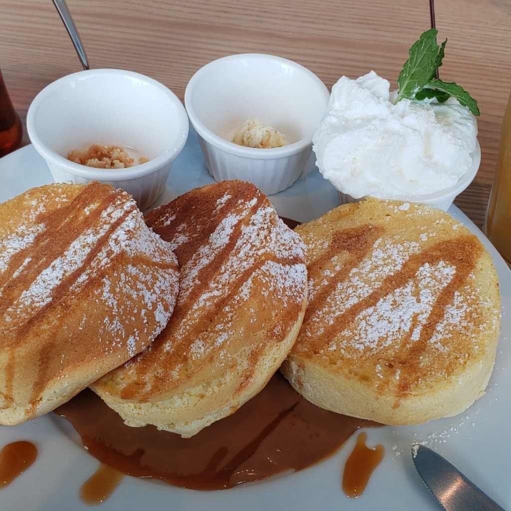 ユーザーが投稿したMilktea pancake 3 枚の写真 - 実際訪問したユーザーが直接撮影して投稿したみなとみらいパンケーキ湘南パンケーキ ランドマークプラザ店の写真