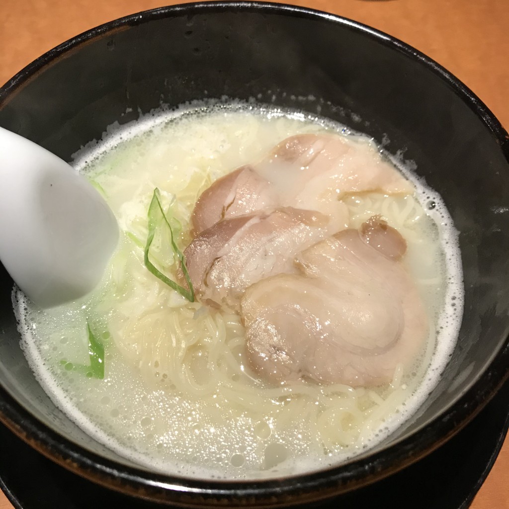 ユーザーが投稿した鶏白湯ラーメンの写真 - 実際訪問したユーザーが直接撮影して投稿した西川町居酒屋とりあえず吾平 愛知豊明西川店の写真