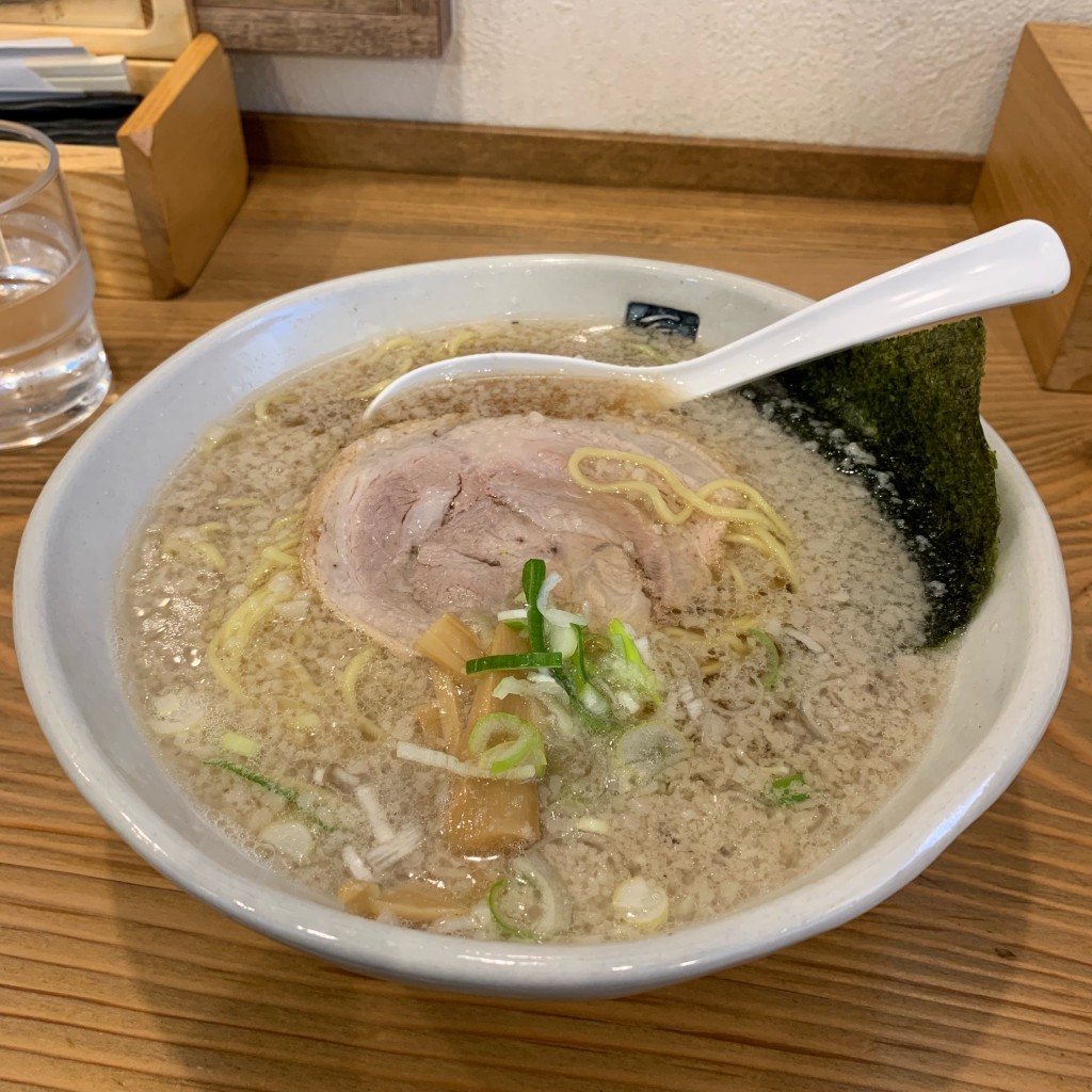 DeliciousDinnerさんが投稿した中央ラーメン / つけ麺のお店いちろくらーめん 福井駅前店/イチロクラーメン フクイエキマエテンの写真