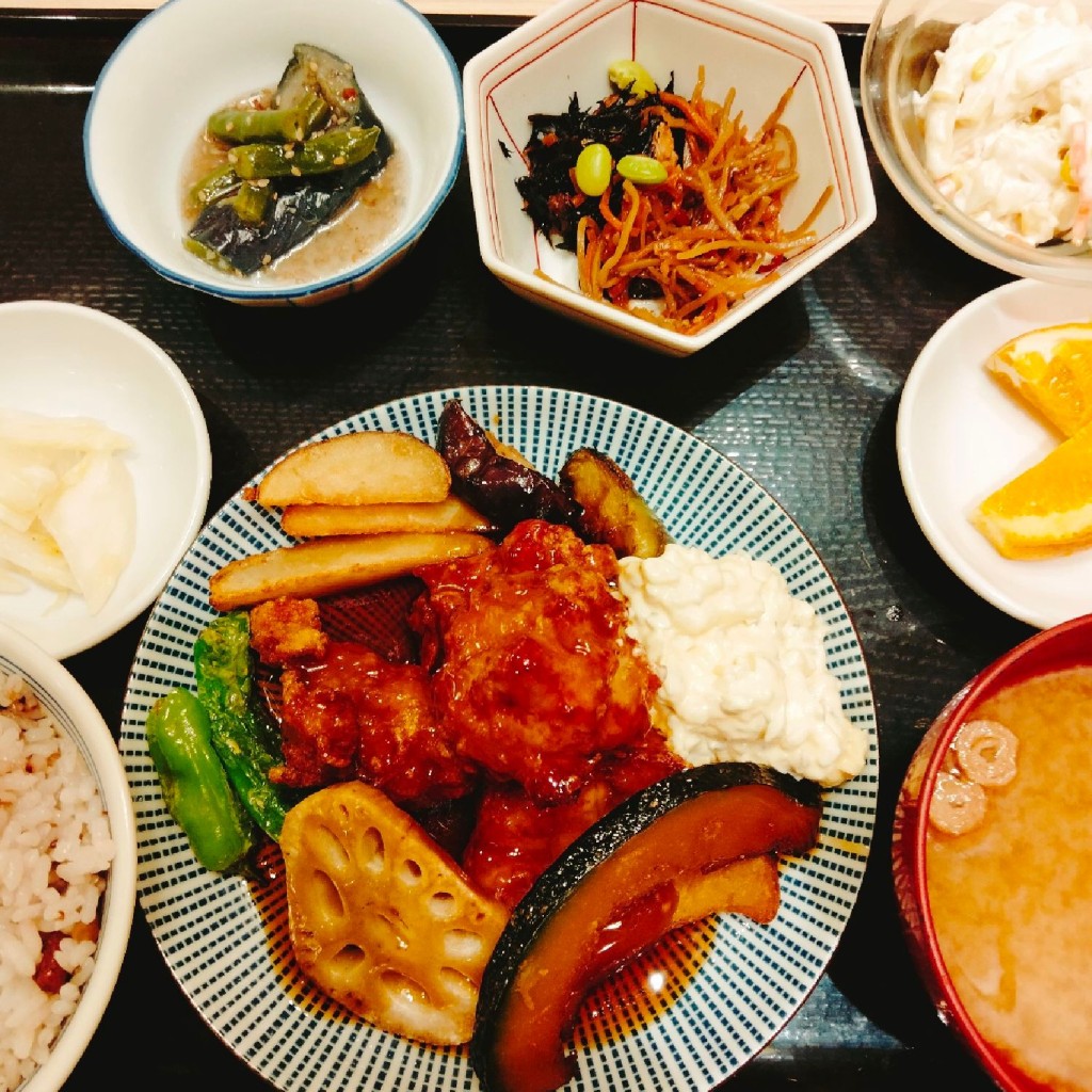ユーザーが投稿したチキン南蛮と温野菜定食の写真 - 実際訪問したユーザーが直接撮影して投稿した天満橋京町定食屋さち福や 京阪シティモール店の写真