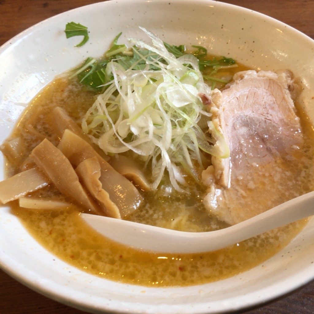 ユーザーが投稿したあっさり辛塩ラーメン餃子セットの写真 - 実際訪問したユーザーが直接撮影して投稿した連取町ラーメン / つけ麺らーめん りあんの写真