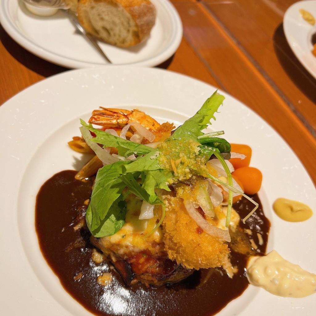 ユーザーが投稿したエビフライ乗せハンバーグの写真 - 実際訪問したユーザーが直接撮影して投稿した中地洋食洋食屋料理番の写真