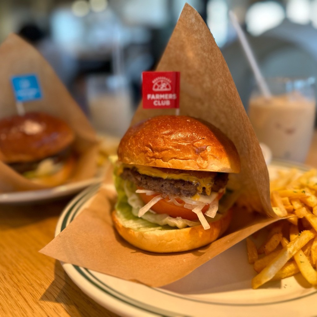 ユーザーが投稿したL チーズバーガーの写真 - 実際訪問したユーザーが直接撮影して投稿した八丁畷町洋食レストラン ファーマーズクラブの写真