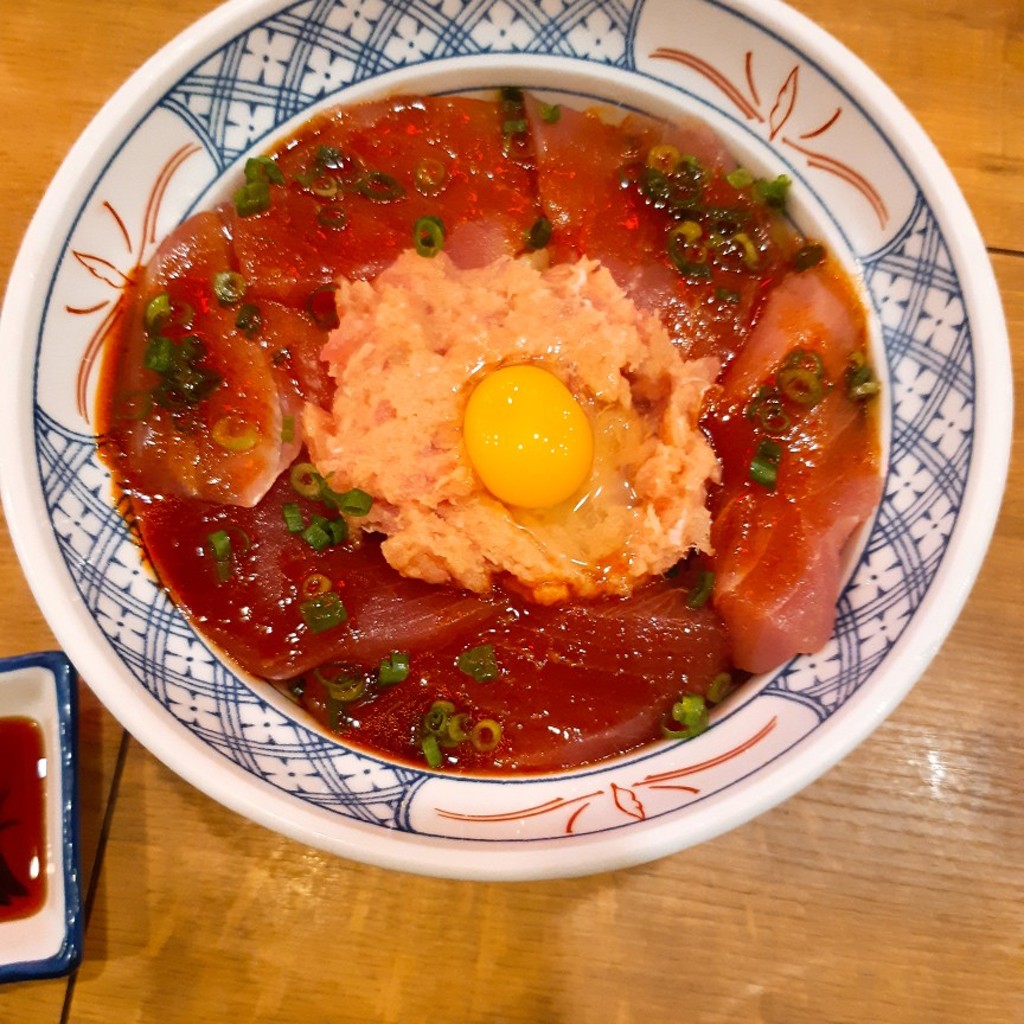 ユーザーが投稿したLunchまぐろ丼の写真 - 実際訪問したユーザーが直接撮影して投稿した北長狭通居酒屋磯丸水産 三宮生田ロード店の写真