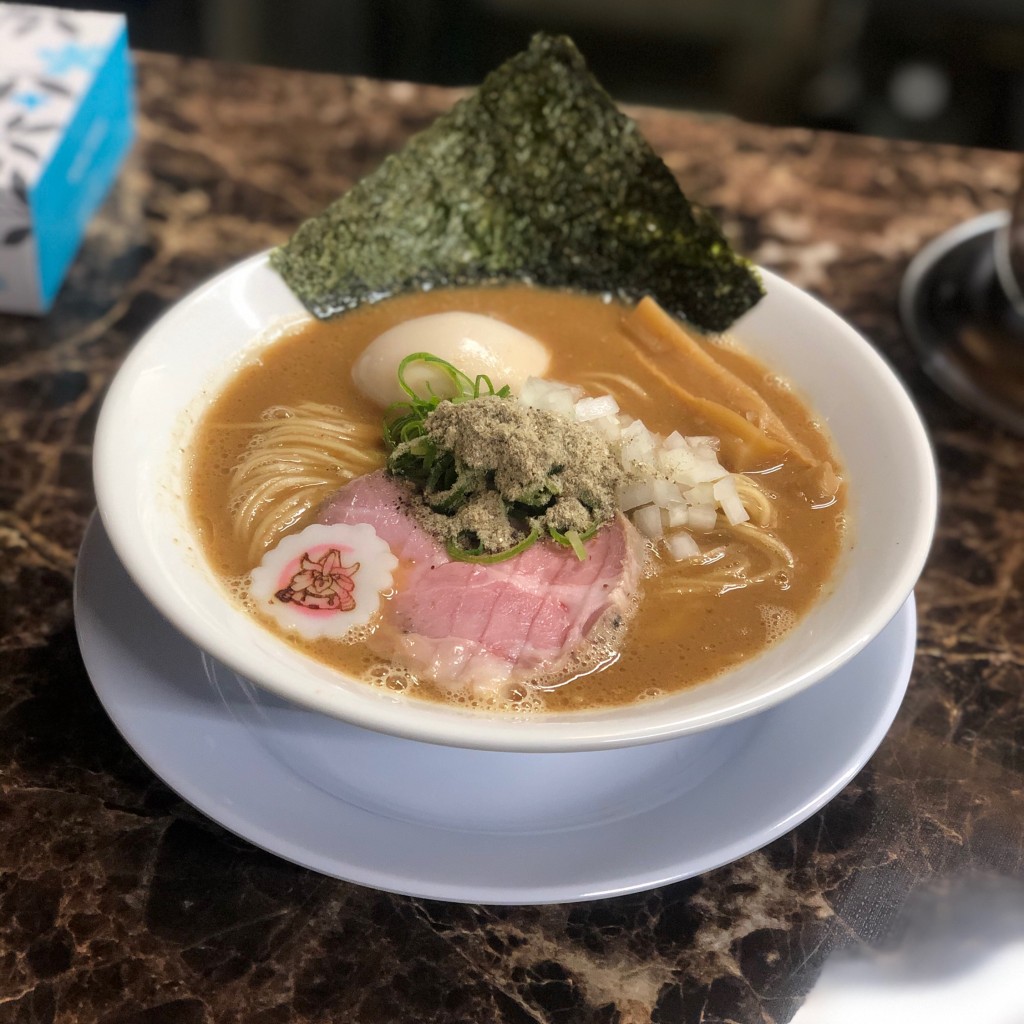 ユーザーが投稿した濃厚煮干ラーメンの写真 - 実際訪問したユーザーが直接撮影して投稿した松栄町ラーメン専門店自家製麺 らーめん かり屋の写真