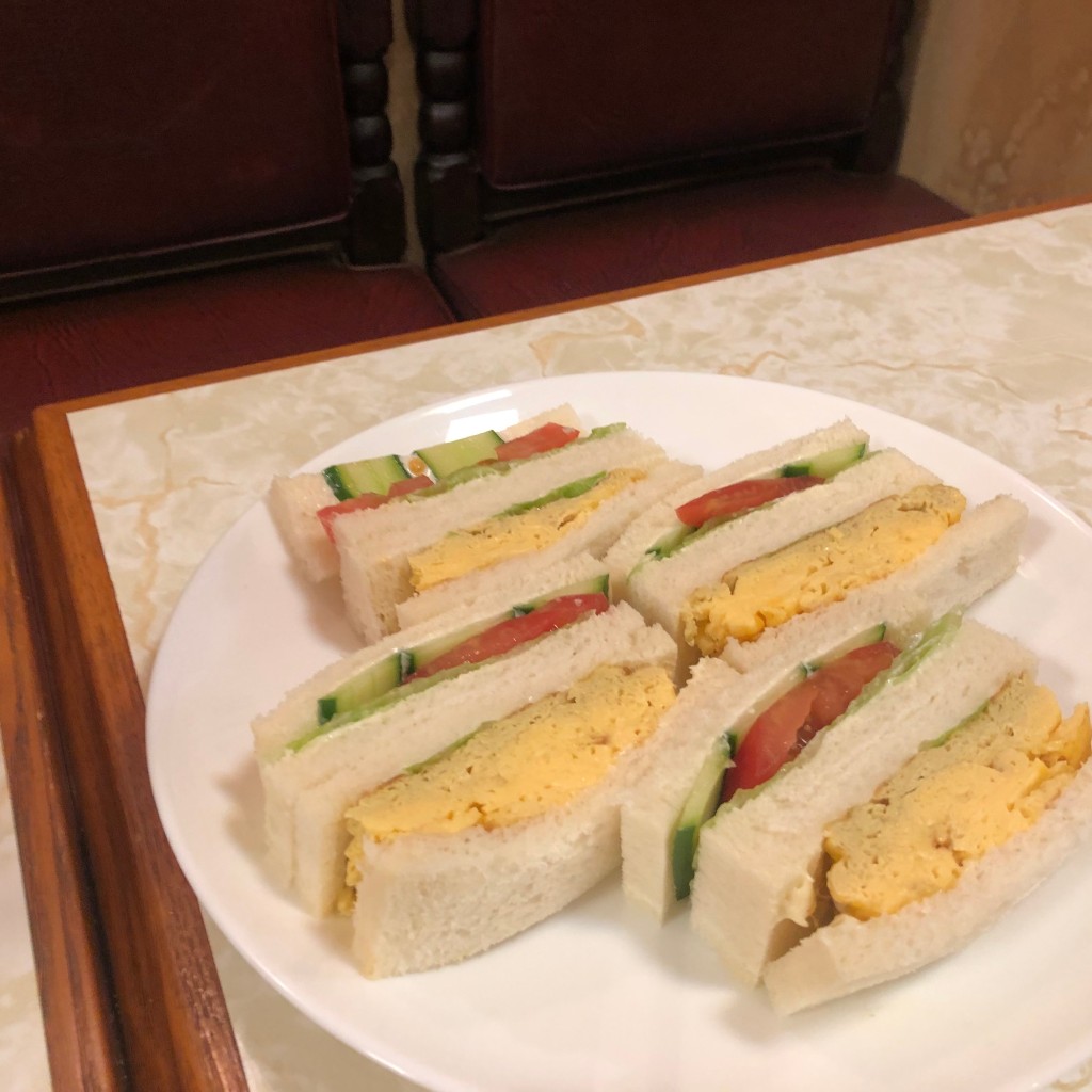 ユーザーが投稿した野菜と卵のサンドイッチの写真 - 実際訪問したユーザーが直接撮影して投稿した日本橋室町カフェはまの屋パーラー 日本橋本店の写真