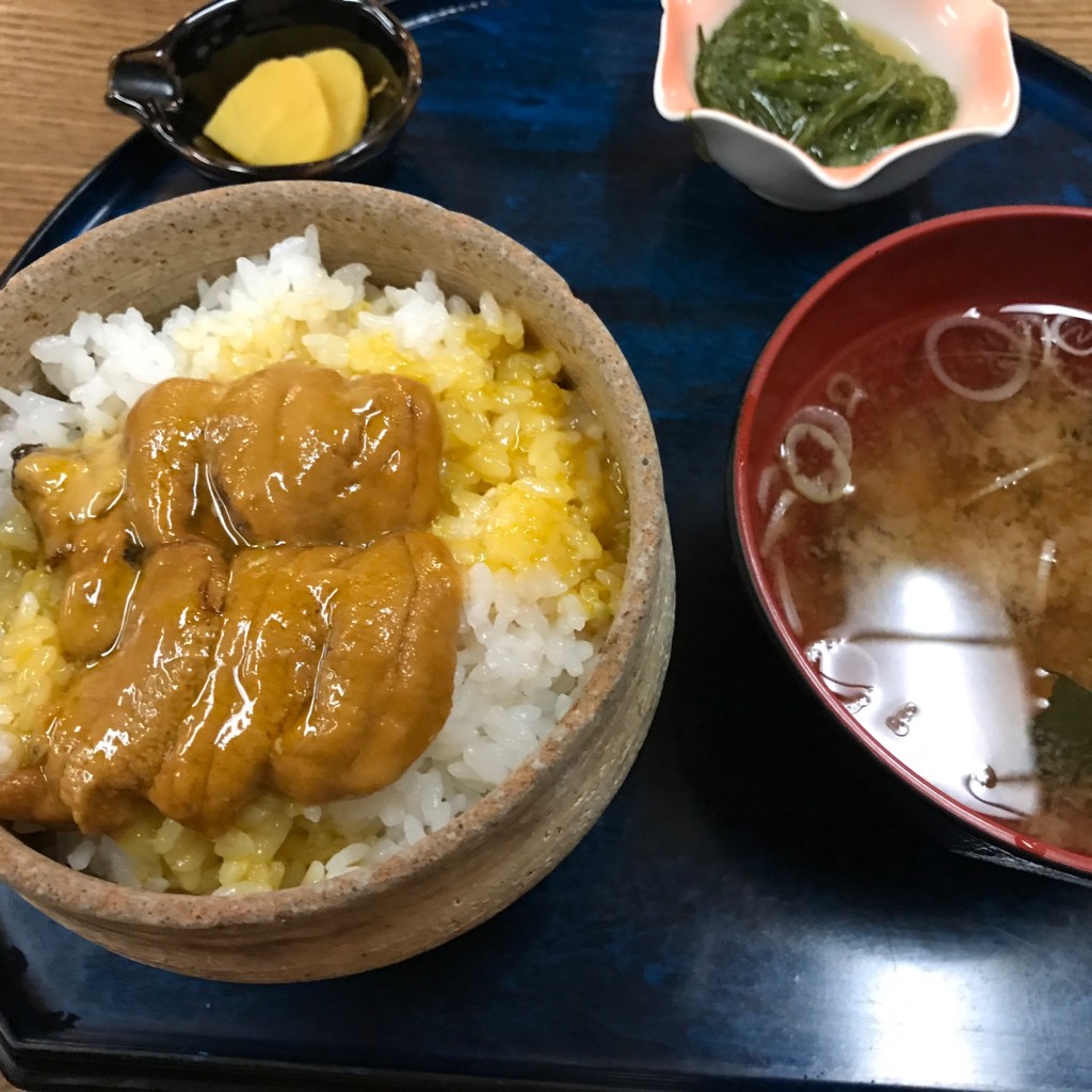 ユーザーが投稿したうにぶっかけ丼の写真 - 実際訪問したユーザーが直接撮影して投稿した中央魚介 / 海鮮料理東家の写真