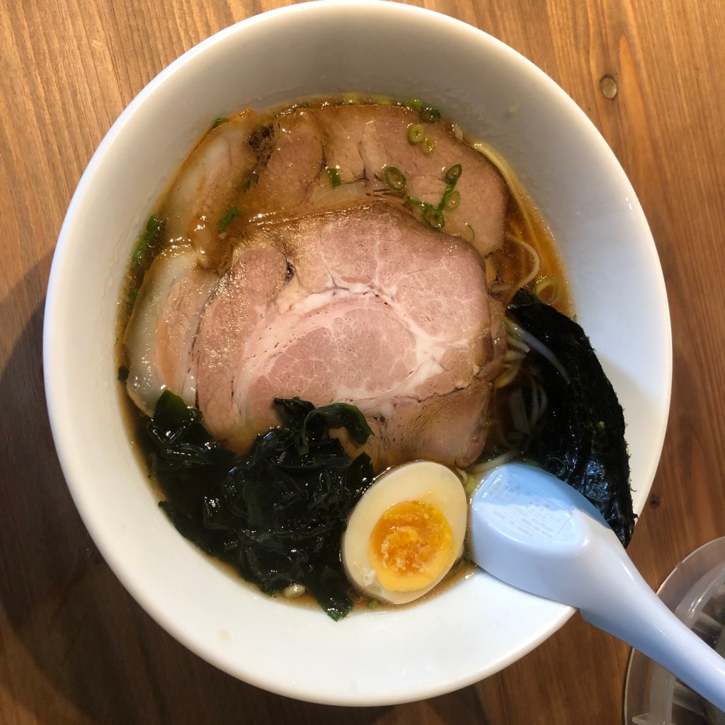 ユーザーが投稿したあっさり醤油ラーメンの写真 - 実際訪問したユーザーが直接撮影して投稿した鴨部ラーメン / つけ麺ラーメン山村 本店の写真