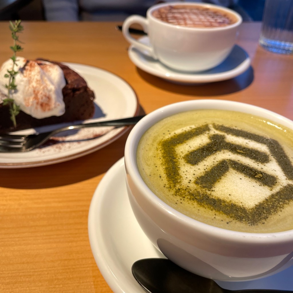 ユーザーが投稿したほうじ茶ラテの写真 - 実際訪問したユーザーが直接撮影して投稿した春日町カフェ六感珈琲の写真
