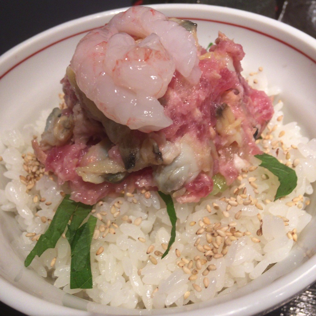 ユーザーが投稿した(特上)海鮮花まる丼の写真 - 実際訪問したユーザーが直接撮影して投稿した北二条東回転寿司一夜干しと海鮮丼 できたて屋 サッポロファクトリー店の写真