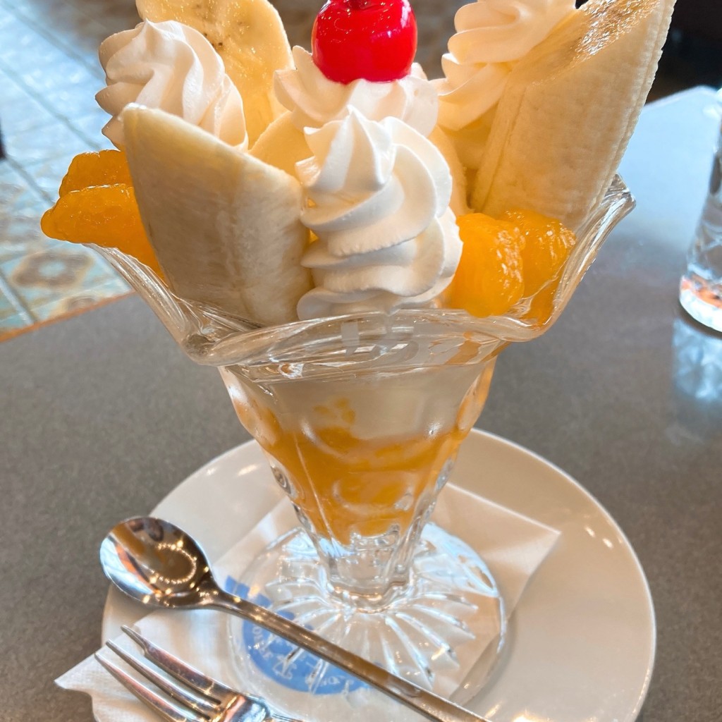 ユーザーが投稿したフルーツパフェの写真 - 実際訪問したユーザーが直接撮影して投稿した上野喫茶店ギャランの写真