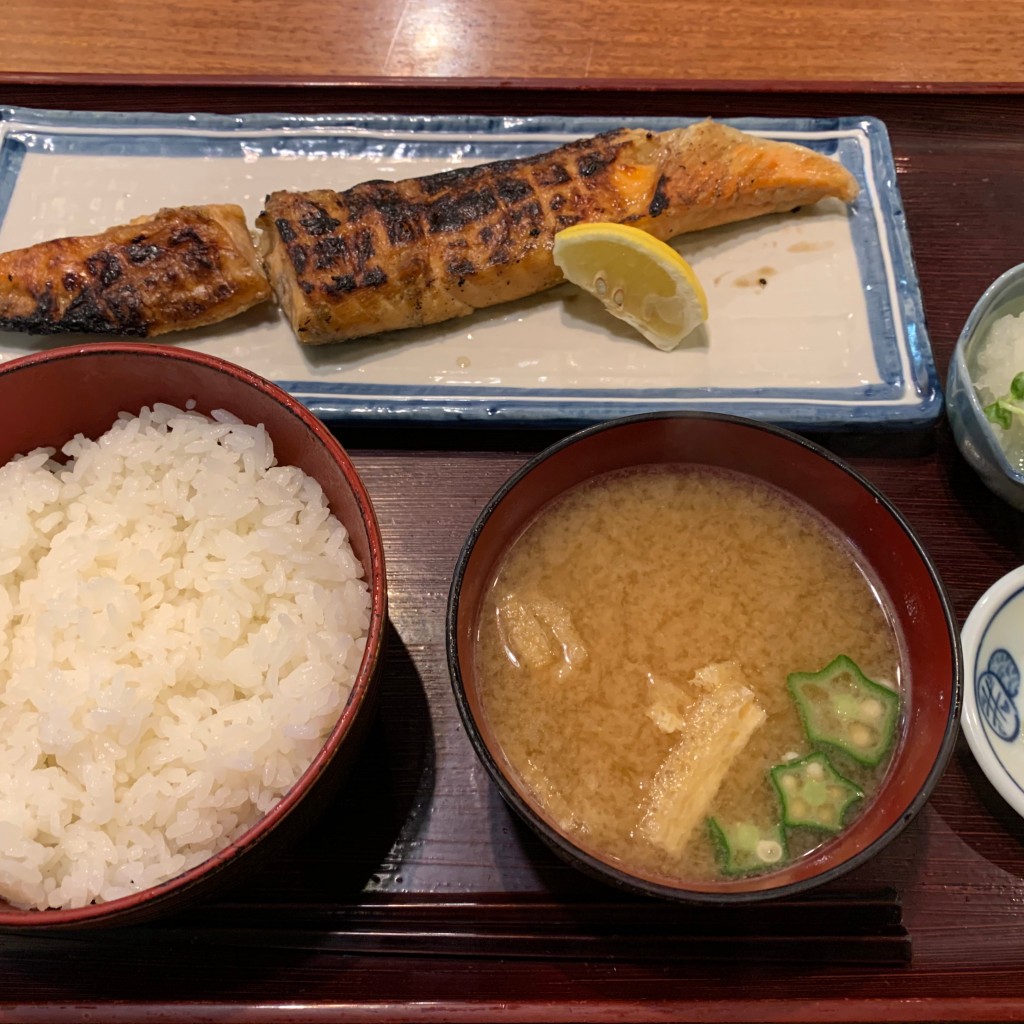 sobaniku-kさんが投稿した西新宿居酒屋のお店炭火焼食堂 こがね屋/スミビヤキショクドウ コガネヤの写真