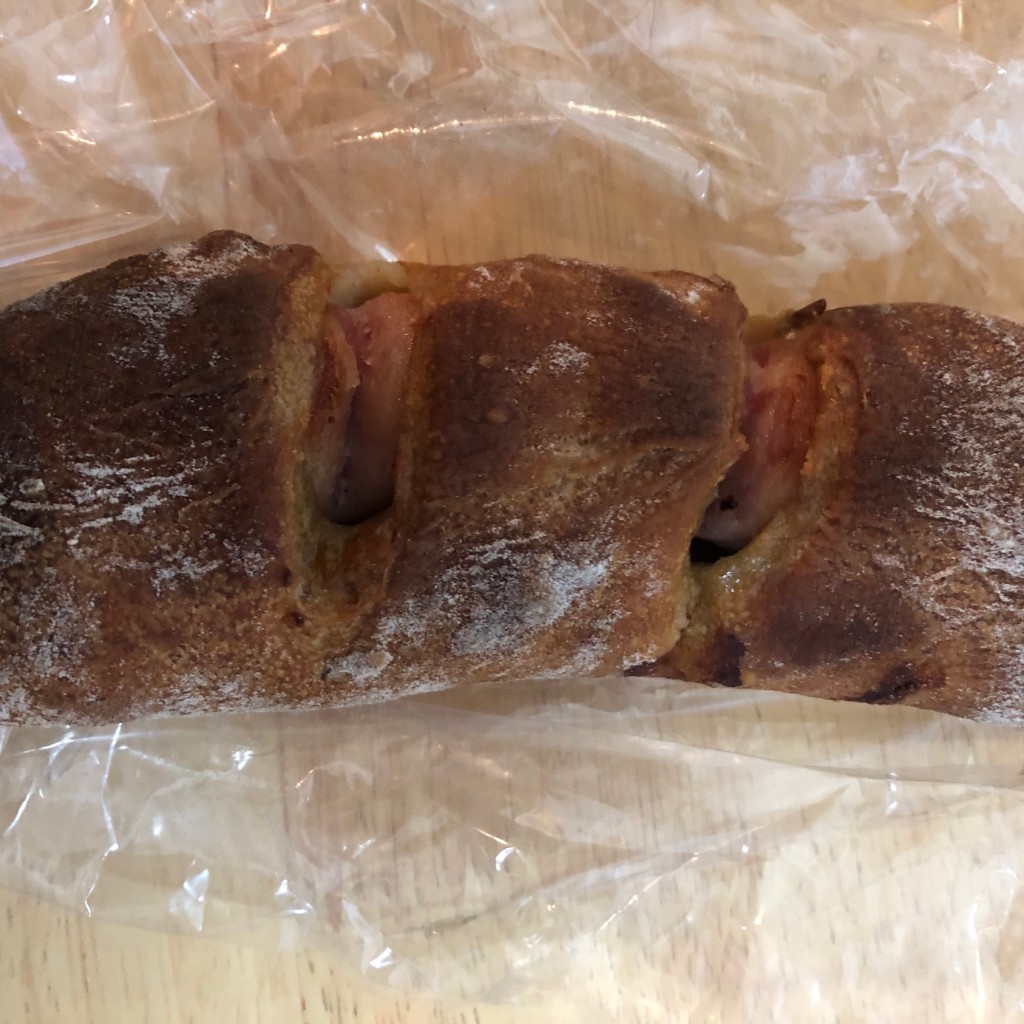 ユーザーが投稿したソーセージのパンの写真 - 実際訪問したユーザーが直接撮影して投稿した城西ベーカリーあらぱんの写真