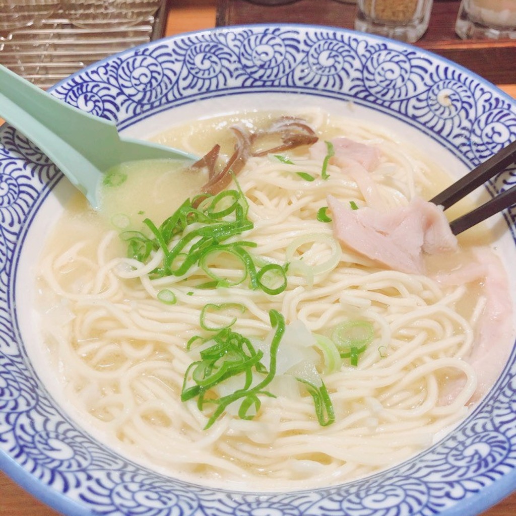 ユーザーが投稿したあっさり鶏白湯塩ラーメンの写真 - 実際訪問したユーザーが直接撮影して投稿した亀有ラーメン専門店壱角家 亀有北口店の写真