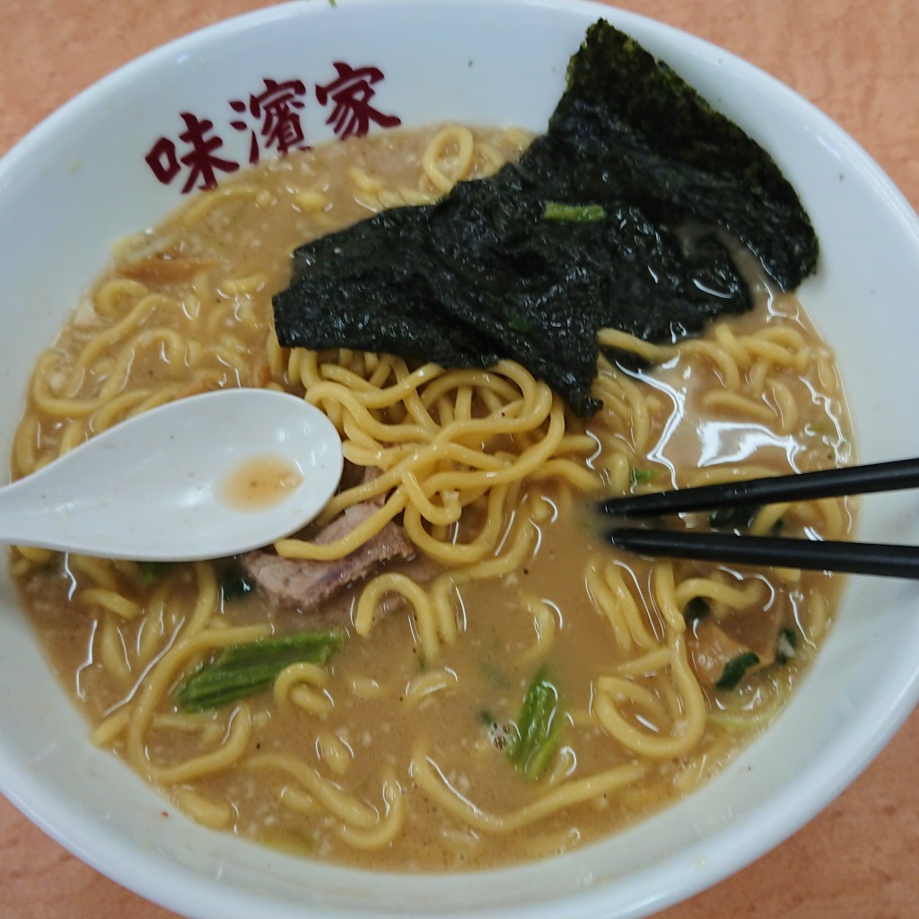 ユーザーが投稿した煮干しラーメン どろ玉トッピングの写真 - 実際訪問したユーザーが直接撮影して投稿した興野ラーメン / つけ麺日の出製麺の写真