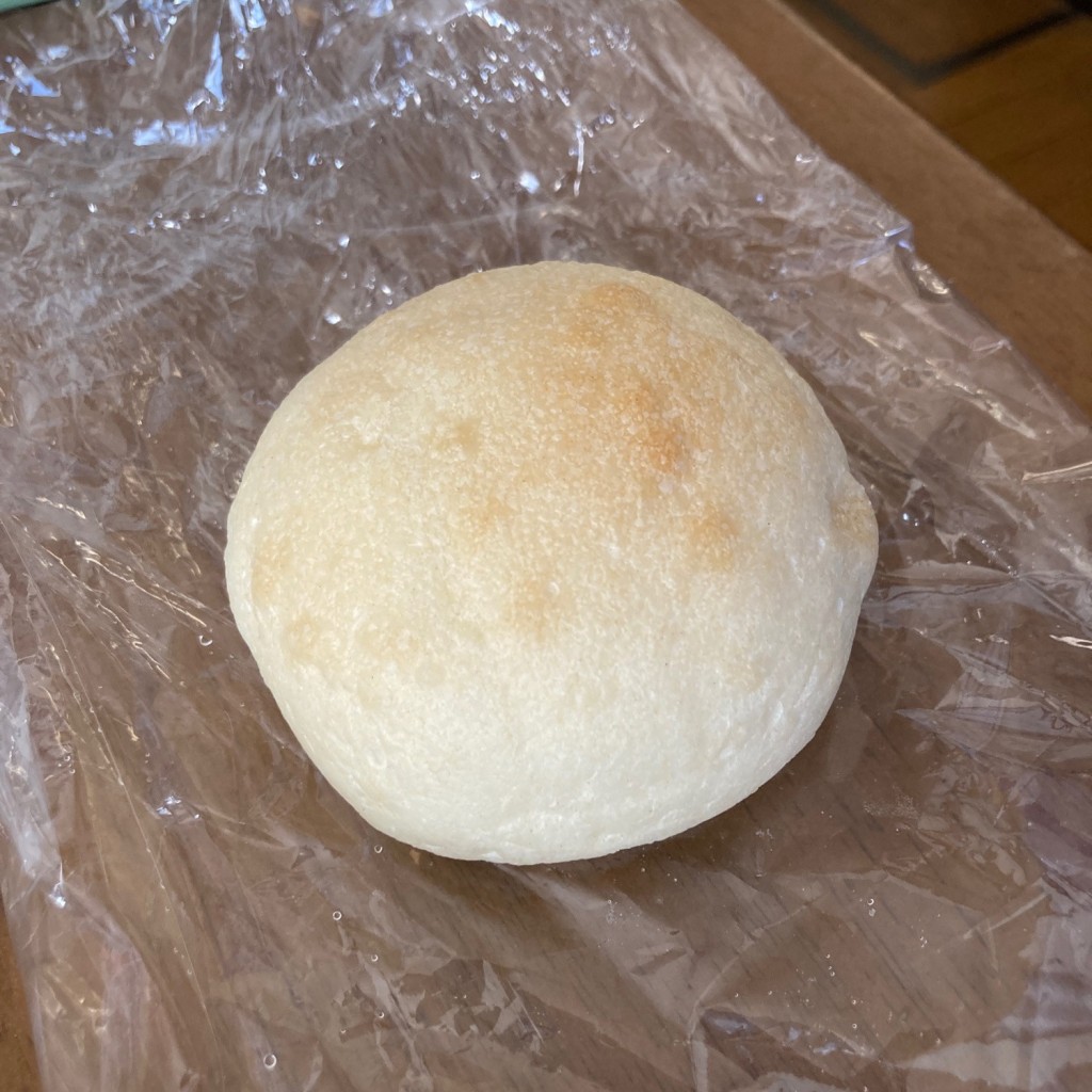 ユーザーが投稿した白いまるパンの写真 - 実際訪問したユーザーが直接撮影して投稿した西新宿ベーカリー墨繪 新宿ミロード・モザイク通り店の写真