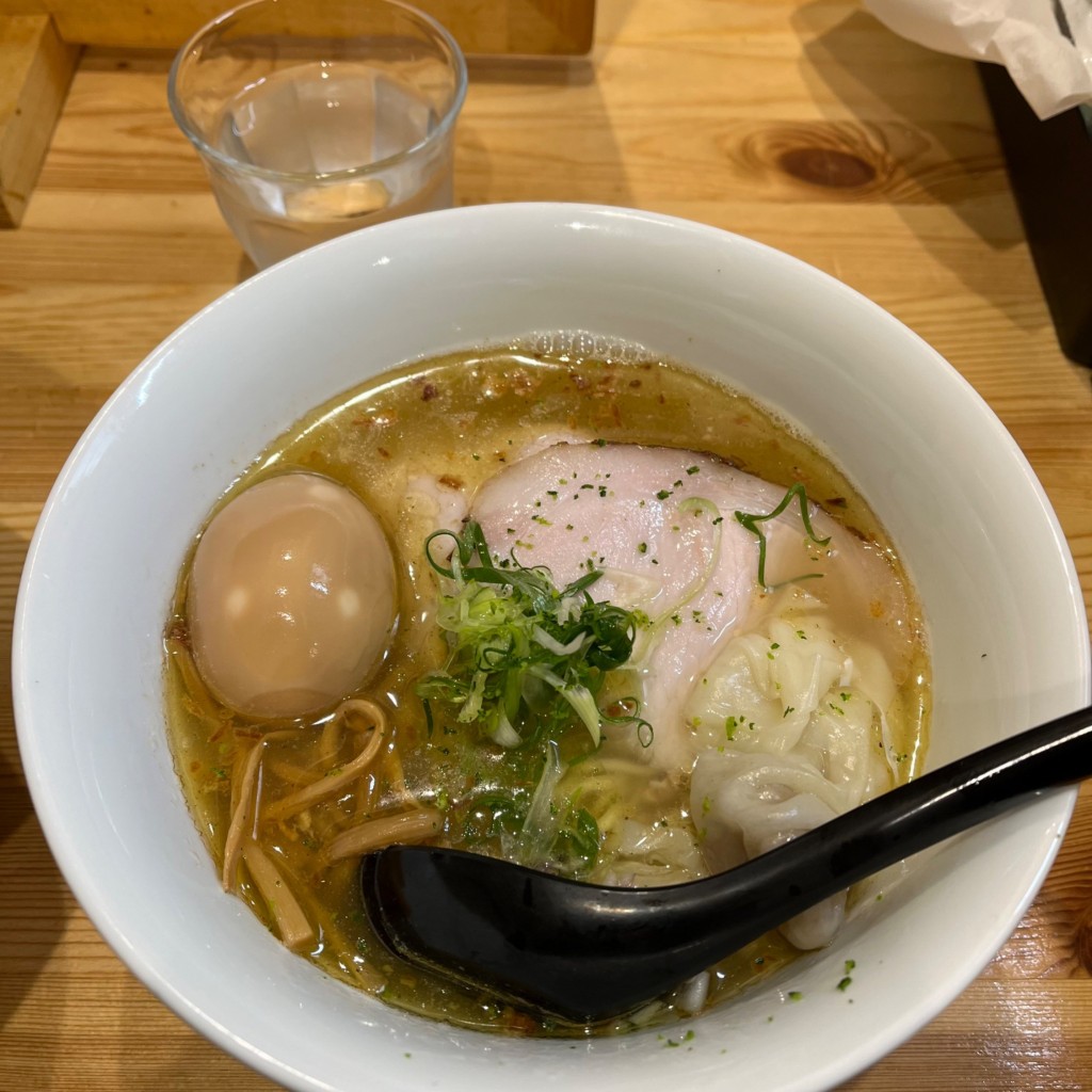 ユーザーが投稿した地鶏特製塩らぁ麺の写真 - 実際訪問したユーザーが直接撮影して投稿した玉造元町ラーメン / つけ麺麺FACTORY JAWS 2ndの写真