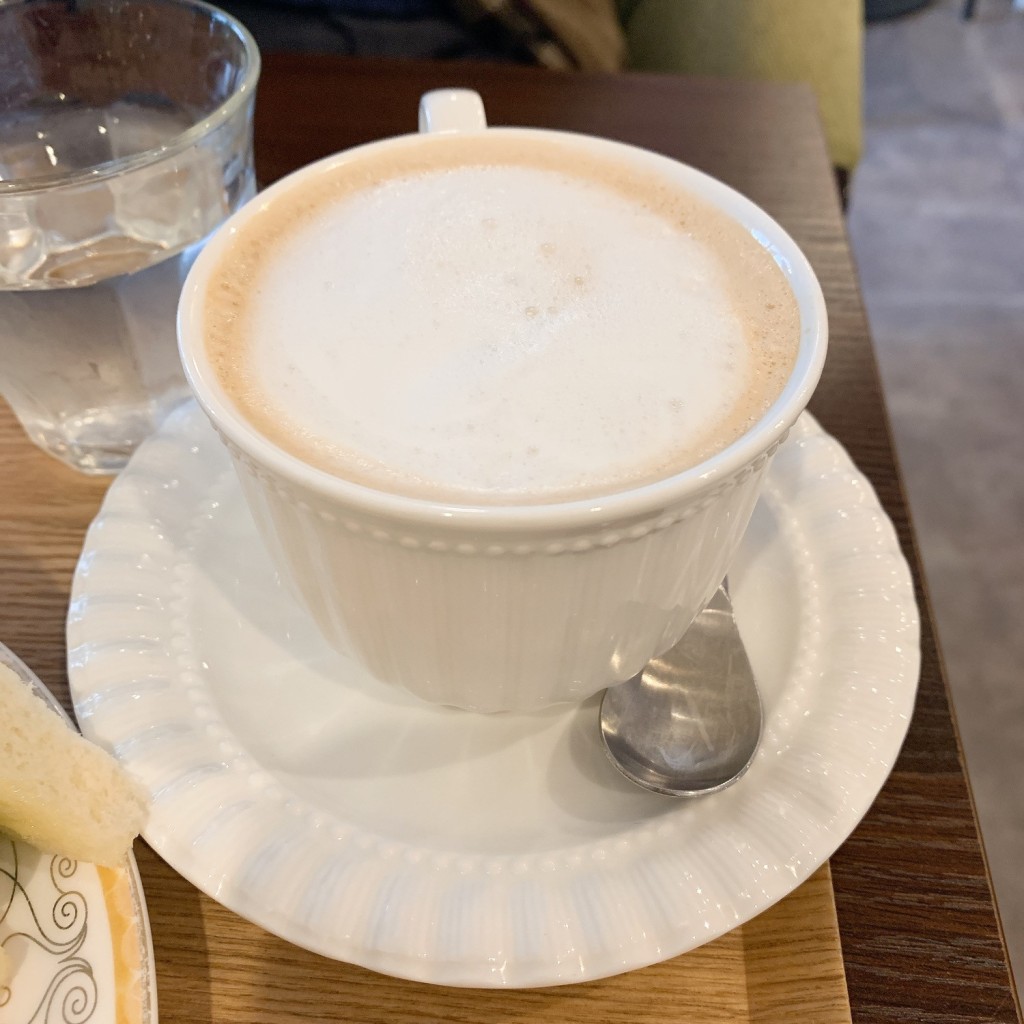 ユーザーが投稿したカフェラテの写真 - 実際訪問したユーザーが直接撮影して投稿した松籟荘カフェBrilliant Coffeeの写真