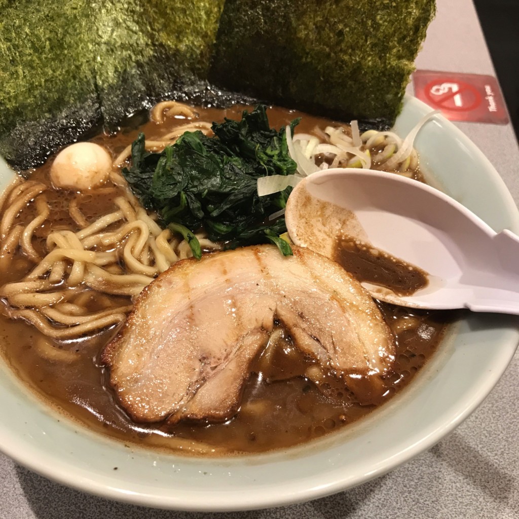 ユーザーが投稿した黒胡椒味噌ラーメンの写真 - 実際訪問したユーザーが直接撮影して投稿した本町ラーメン / つけ麺横浜家系ラーメン 魂心家 船橋店の写真