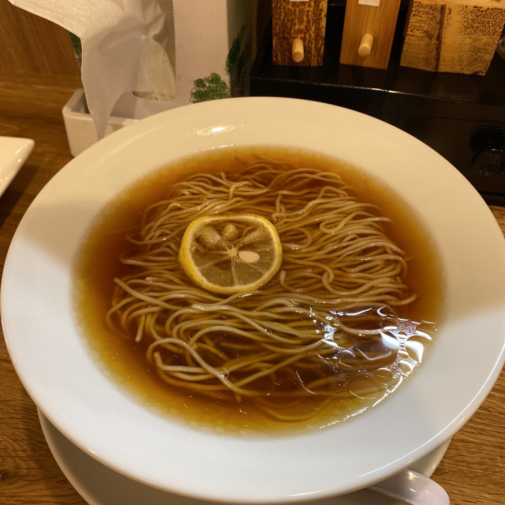 ユーザーが投稿した追込み鰹出汁拉麺 醤油の写真 - 実際訪問したユーザーが直接撮影して投稿した湊町ラーメン / つけ麺麺と向かって鰹の写真