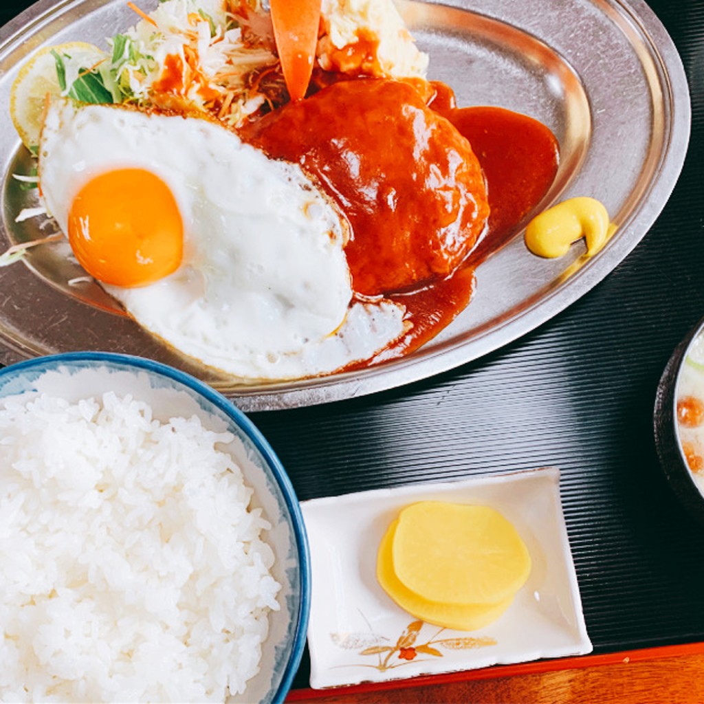 ユーザーが投稿したハンバーグ定食の写真 - 実際訪問したユーザーが直接撮影して投稿した小川町定食屋しらかわ食堂の写真