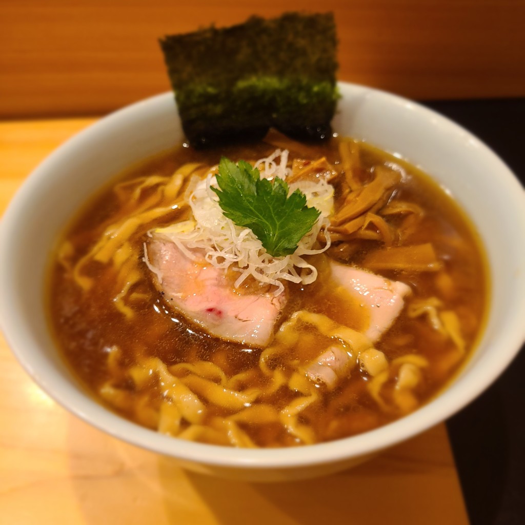 飲ミシュランさんが投稿した虎ノ門ラーメン専門店のお店自家製麺 ロビンソン/ジカセイメン ロビンソンの写真