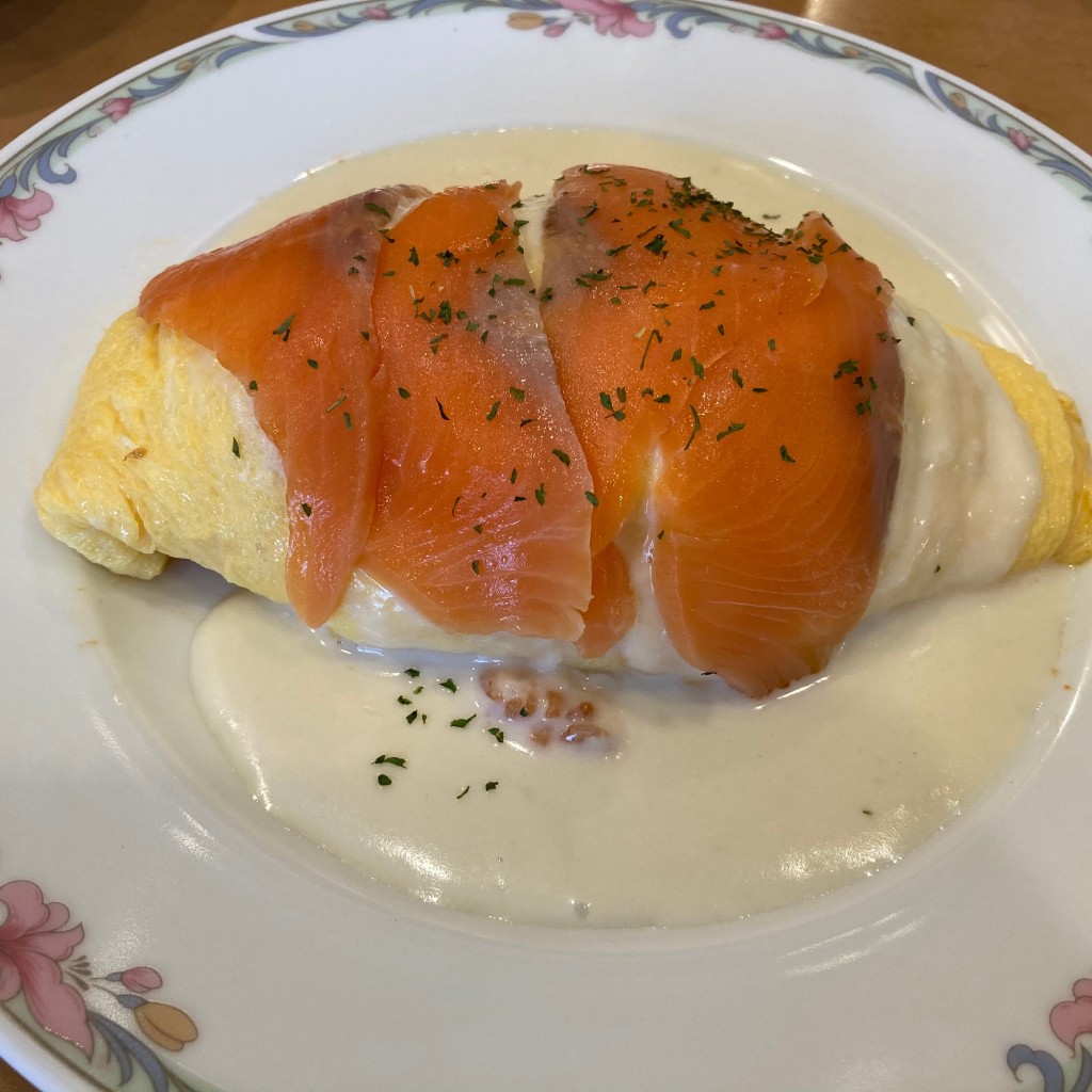 ユーザーが投稿したサーモンクリームオムライスの写真 - 実際訪問したユーザーが直接撮影して投稿した婦中町萩島洋食ブラッセリエの写真