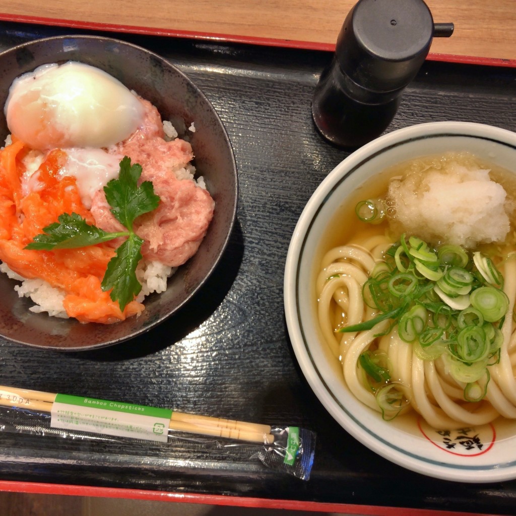 ユーザーが投稿した海鮮丼かけ定食の写真 - 実際訪問したユーザーが直接撮影して投稿した伏石町うどんさぬき麺市場 高松伏石店の写真