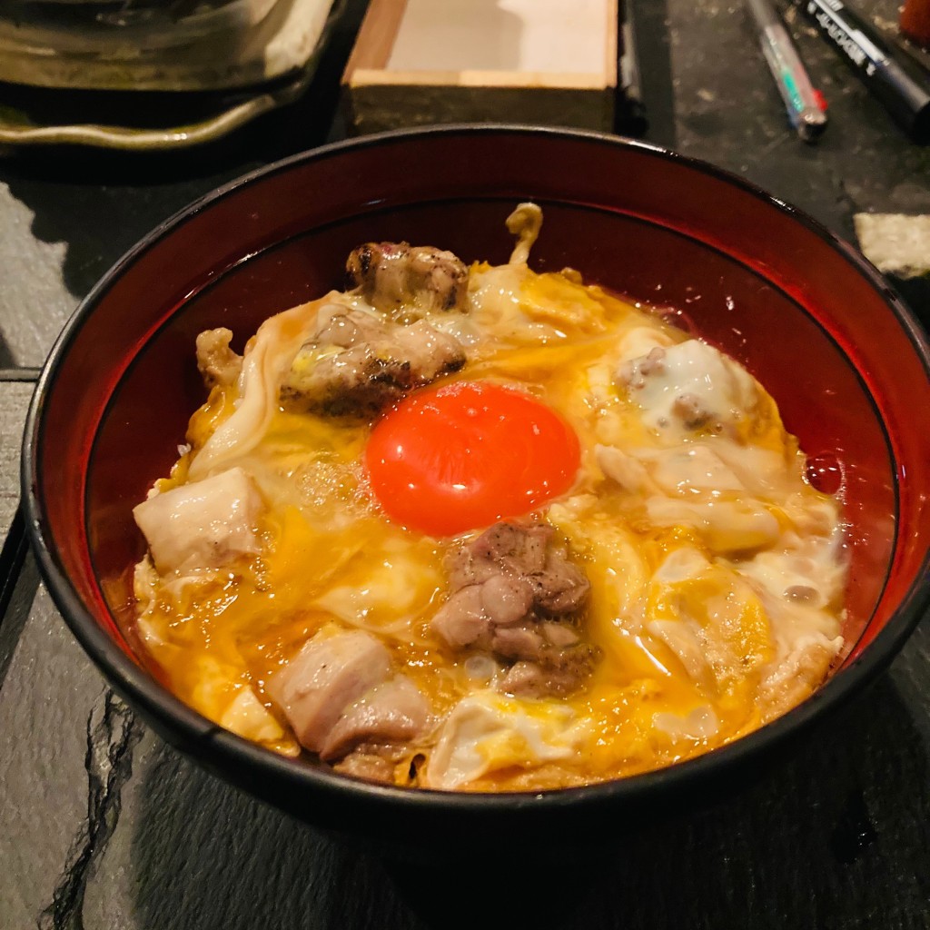 ユーザーが投稿した親子丼の写真 - 実際訪問したユーザーが直接撮影して投稿した南青山鶏料理青山 鶏味座 本店の写真