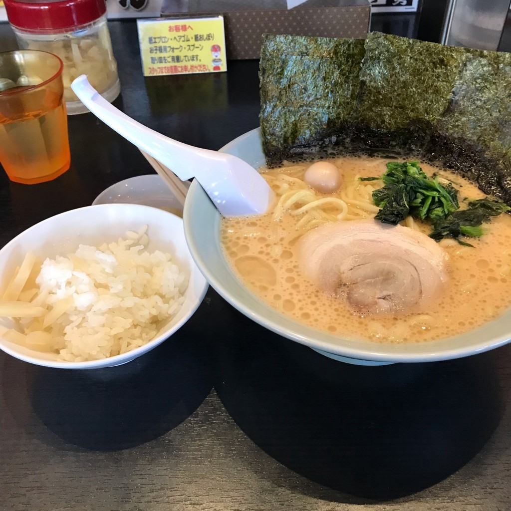 ヒロabcxyzさんが投稿した富田町ラーメン / つけ麺のお店三島魂心家/ミシマコンシンヤの写真