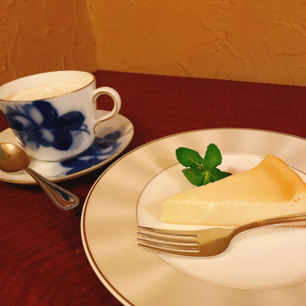 ユーザーが投稿したベイクドチーズケーキの写真 - 実際訪問したユーザーが直接撮影して投稿した心斎橋筋カフェル プルミエ カフェ in ビギ・ファーストの写真