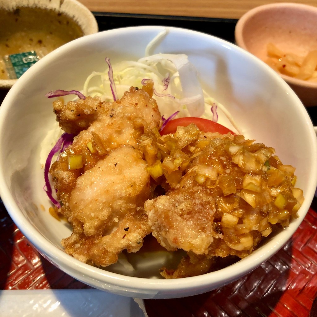 ユーザーが投稿した[定食]玉丼と香味唐揚げの写真 - 実際訪問したユーザーが直接撮影して投稿した新横浜定食屋大戸屋 新横浜駅前店の写真