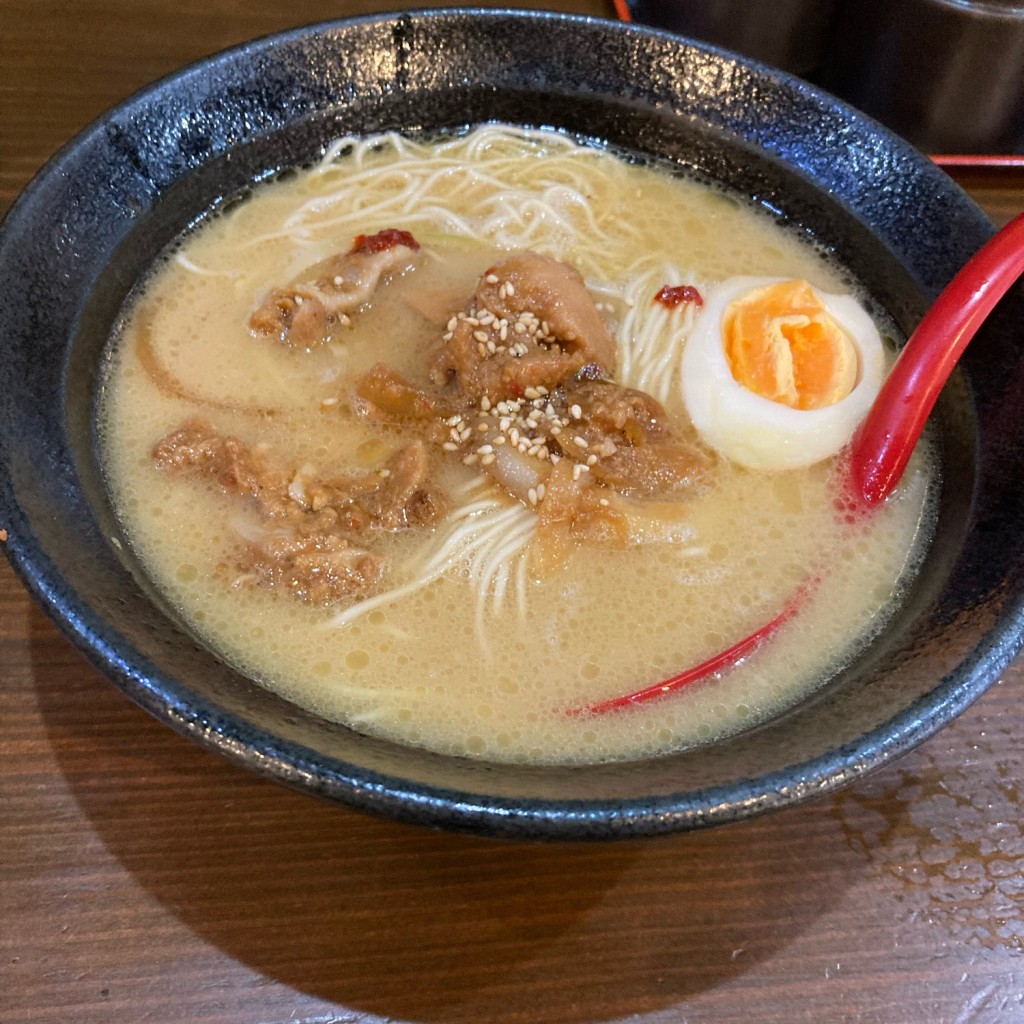 ユーザーが投稿したラーメンの写真 - 実際訪問したユーザーが直接撮影して投稿した八幡町新町ラーメン専門店郡上豚骨ラーメン カンミナ 郡上八幡店の写真