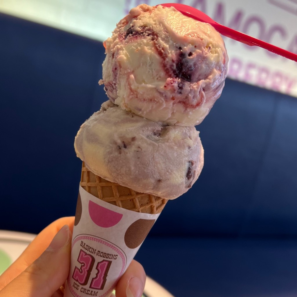 ユーザーが投稿したスモールダブルコーンの写真 - 実際訪問したユーザーが直接撮影して投稿したアイスクリームサーティワンアイスクリーム 四条河原町店の写真