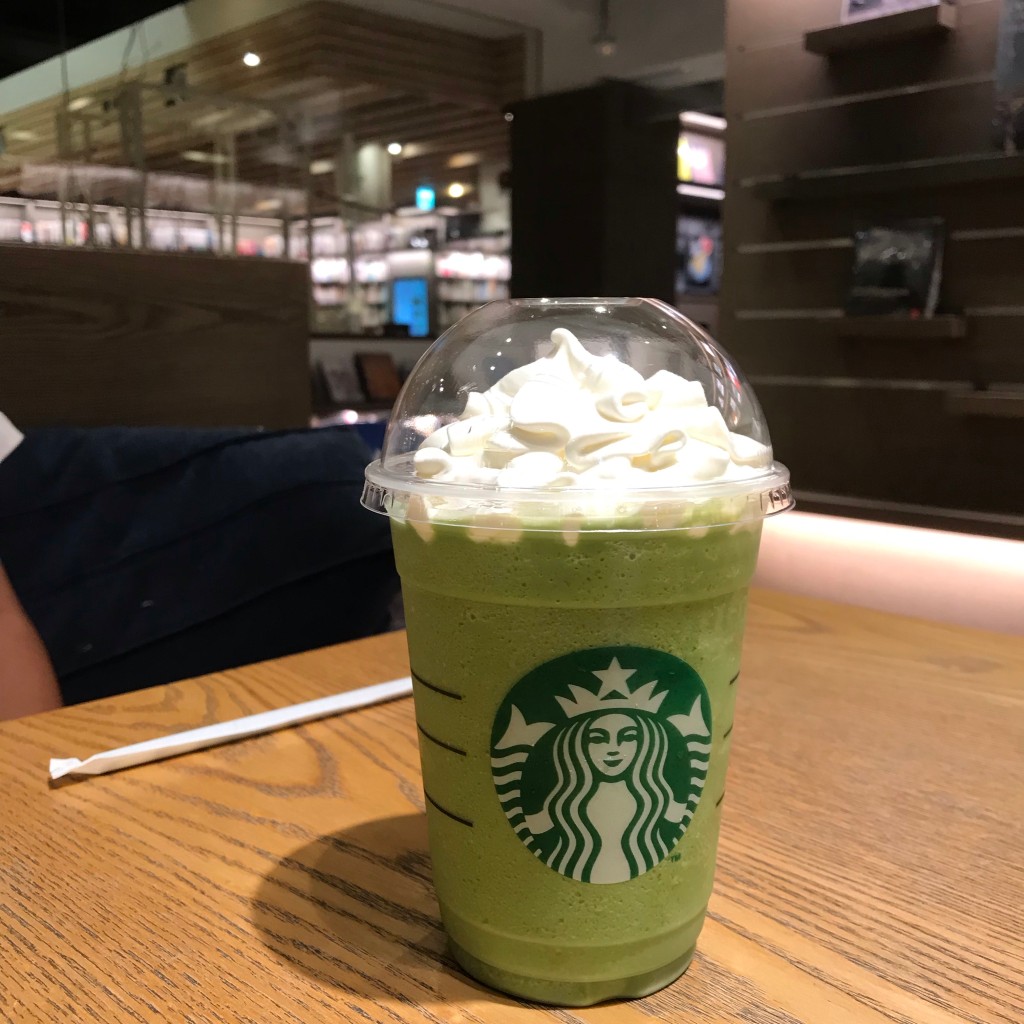 ユーザーが投稿した抹茶クリームフラペチーノの写真 - 実際訪問したユーザーが直接撮影して投稿した辻堂元町カフェスターバックスコーヒー 湘南 蔦屋書店の写真