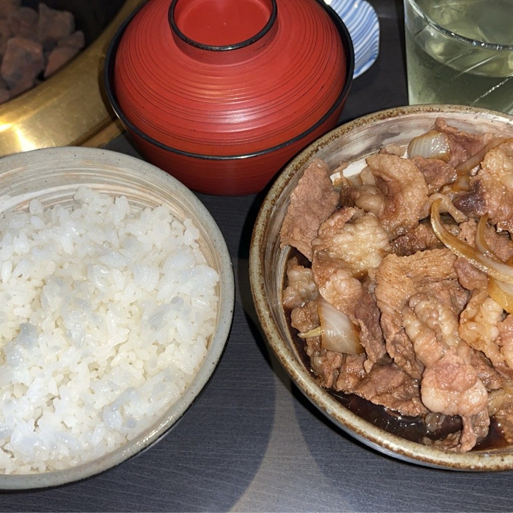 ユーザーが投稿した肉めし定食 (卵付)の写真 - 実際訪問したユーザーが直接撮影して投稿した三田井焼肉肉工房 初栄の写真