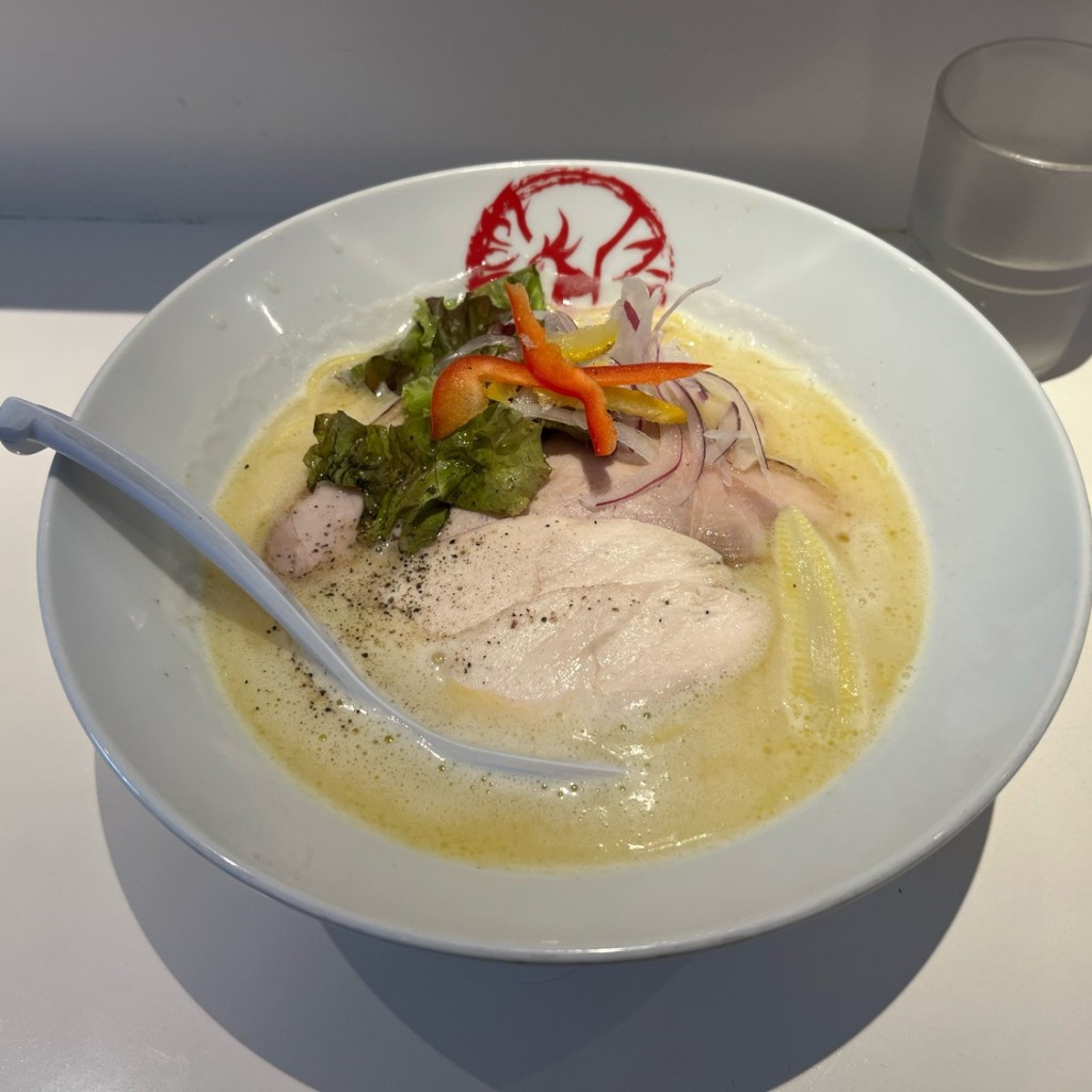 ユーザーが投稿した鶏白湯そば 味玉の写真 - 実際訪問したユーザーが直接撮影して投稿した本中山ラーメン / つけ麺鶏そば 朱雀の写真