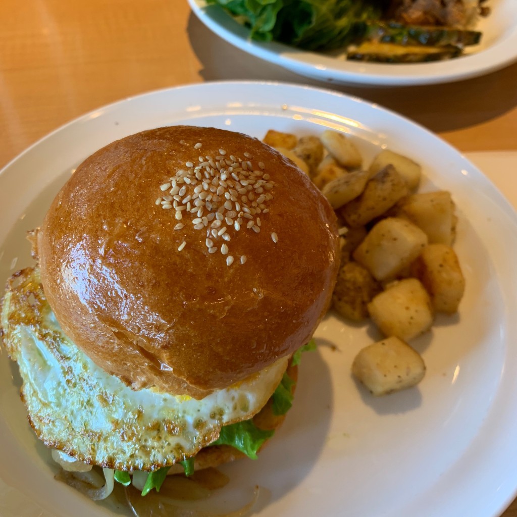 ユーザーが投稿したエッグスンバーガーの写真 - 実際訪問したユーザーが直接撮影して投稿した東川崎町カフェエッグスンシングス 神戸ハーバーランド店の写真