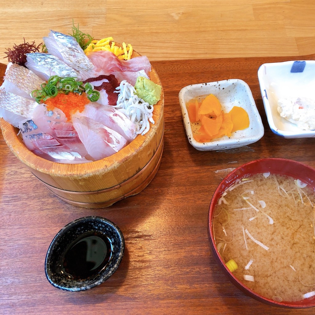 横浜駅元町中華街全国旅グルメさんが投稿した千石河岸魚介 / 海鮮料理のお店平塚漁港の食堂/ヒラツカギョコウノショクドウの写真