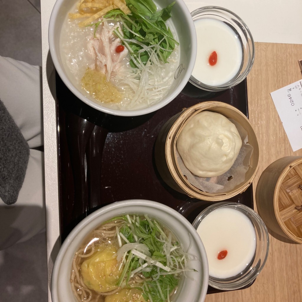 ユーザーが投稿したHHワンタン麺の写真 - 実際訪問したユーザーが直接撮影して投稿した大通西中華料理粥餐庁 札幌オーロラタウン店の写真