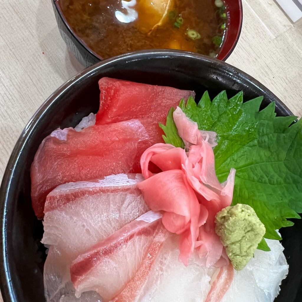 実際訪問したユーザーが直接撮影して投稿した北長狭通丼もの海鮮丼の駅前 元町店の写真