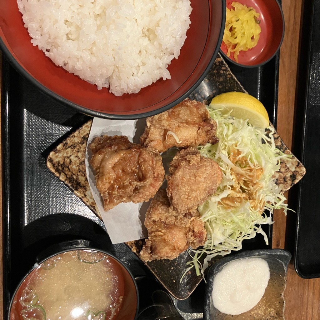 ユーザーが投稿した唐揚げ定食Lunchの写真 - 実際訪問したユーザーが直接撮影して投稿した駅前本町鶏料理鶏味座 川崎アゼリア店の写真