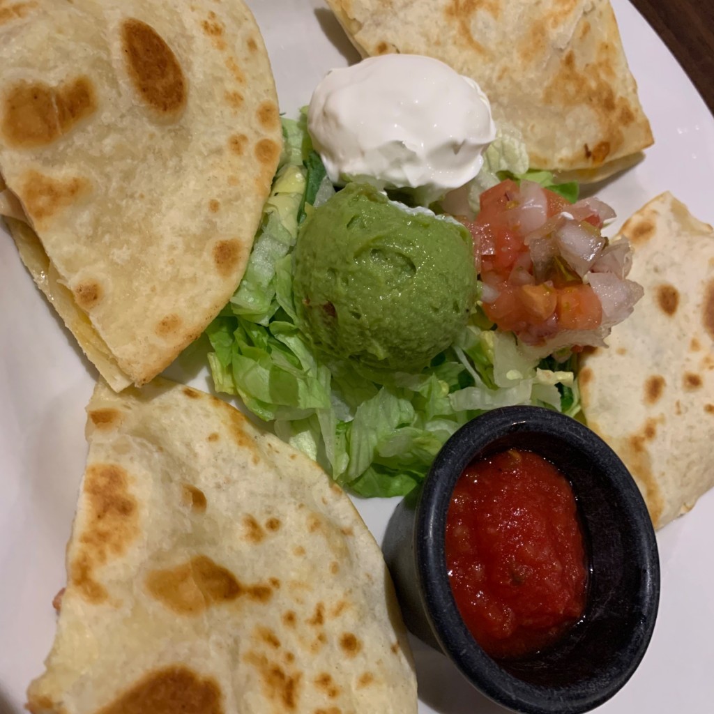 ユーザーが投稿したChicken Quesadillaの写真 - 実際訪問したユーザーが直接撮影して投稿した北幸居酒屋アメリカン レストラン&バー TGIフライデーズ 横浜西口店の写真